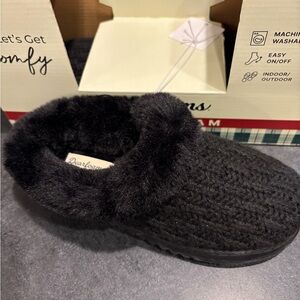 Dearfoams Women's Cozy Black Knit Slippers 5-6 Total Comfort Memory foam